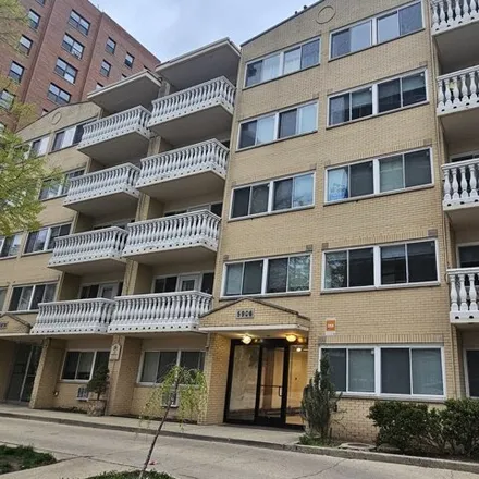 Rent this 1 bed apartment on 5906 North Sheridan Road in Chicago, IL 60660