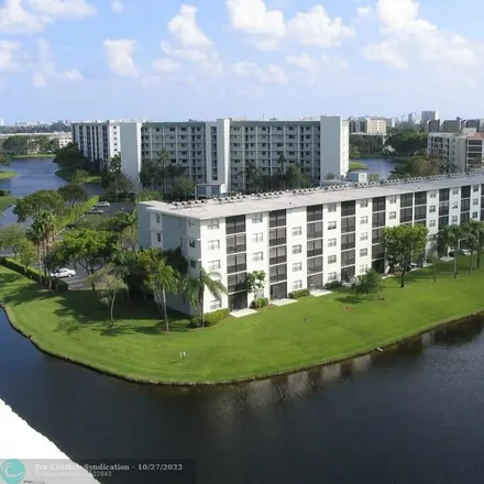 Buy this 2 bed condo on 2232 North Cypress Bend Drive in Pompano Beach, FL 33069
