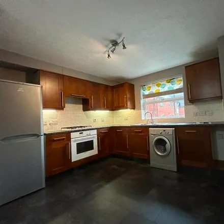 Image 6 - Fazeley Close, Elmdon Heath, B91 3HB, United Kingdom - Room for rent
