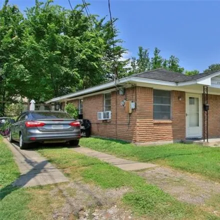 Buy this 2 bed house on 3005 Columbia Street in Houston, TX 77018