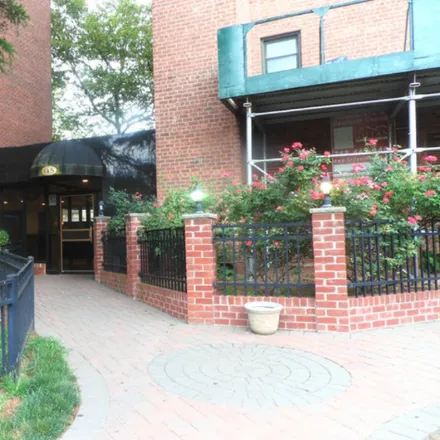 Rent this 3 bed condo on 145 Lincoln Avenue