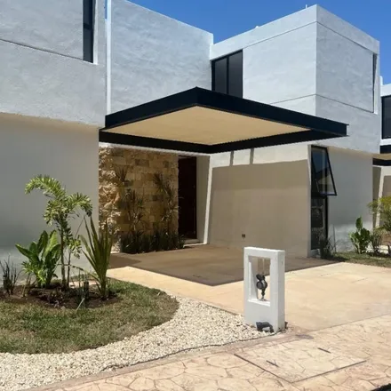 Rent this 4 bed townhouse on Privada 102 in Rinconada de Chuburná, 97120 Mérida