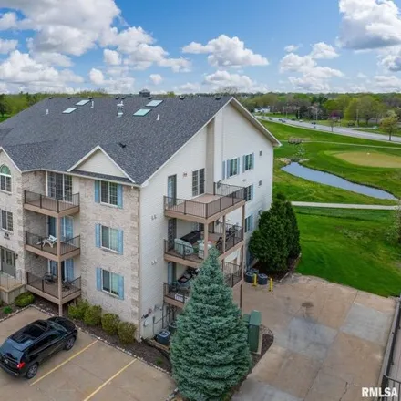 Buy this 2 bed condo on Holiday Court in Pleasant Valley Township, Bettendorf