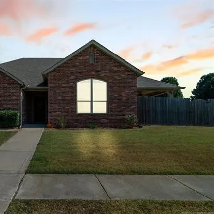 Buy this 3 bed house on 5415 North 31st Street in Broken Arrow, OK 74014