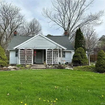 Buy this 3 bed house on 3279 Whitehaven Road in Grand Island, NY 14072