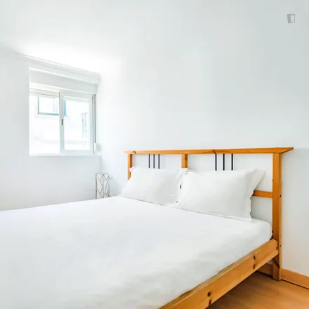 Rent this 2 bed apartment on Rua do Cardal de São José in 1150-255 Lisbon, Portugal