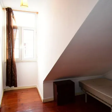 Rent this 5 bed room on Rua Andrade 48 in 1170-014 Lisbon, Portugal