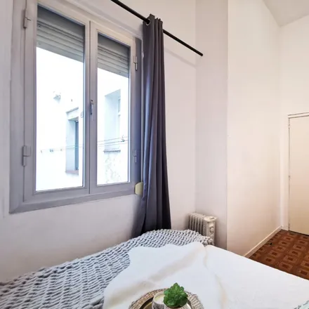 Rent this 4 bed room on Madrid in Rastro Market, Plaza de Cascorro