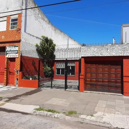 Buy this 3 bed house on Paraguay 712 in Partido de Avellaneda, 1869 Piñeyro