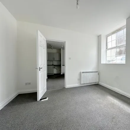 Image 4 - Buxton Road, Luton, LU1 1RE, United Kingdom - Apartment for rent