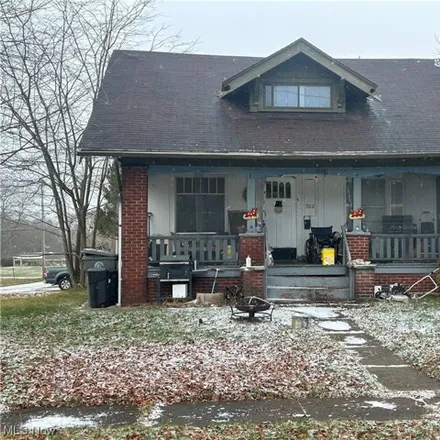 Buy this 4 bed house on 2030 Armstrong Avenue in Scienceville, Youngstown