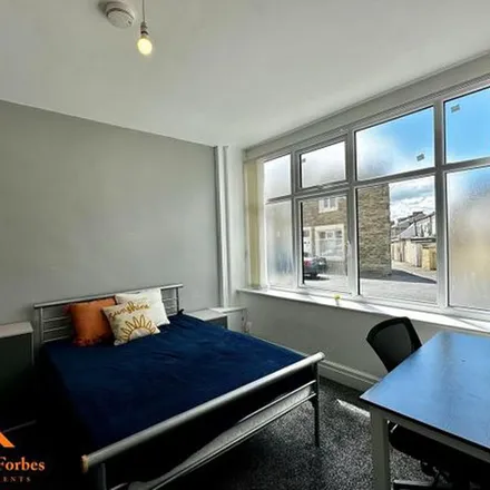 Image 4 - Ormerod Road, Burnley, BB11 3QW, United Kingdom - Apartment for rent