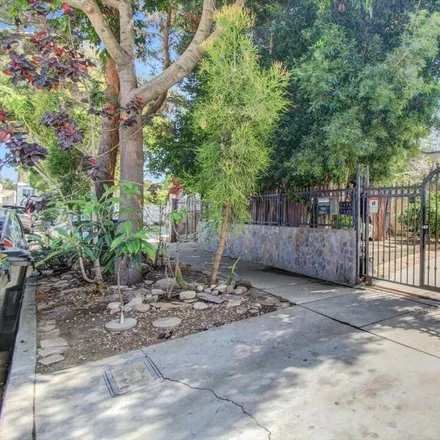 Buy this studio townhouse on 7520 Norton Avenue in West Hollywood, CA 90046
