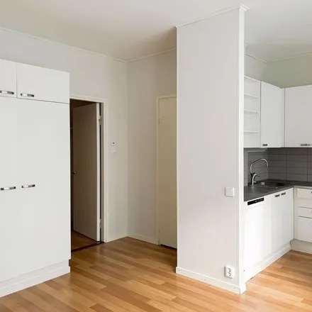 Rent this 1 bed apartment on Eteläinen Hesperiankatu 18 in 00100 Helsinki, Finland