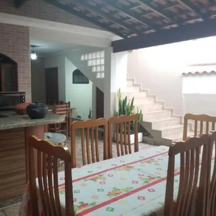 Buy this 4 bed house on Rua Miguel do Nascimento in Jardim Caxangá, Suzano - SP