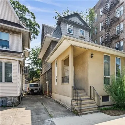 Image 7 - 1487 East 14th Street, New York, NY 11230, USA - House for sale