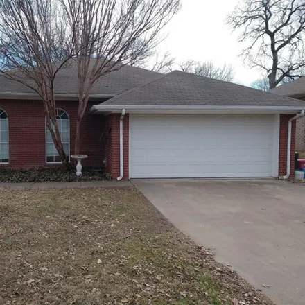 Rent this 3 bed house on 184 North Brazos Street in Weatherford, TX 76086