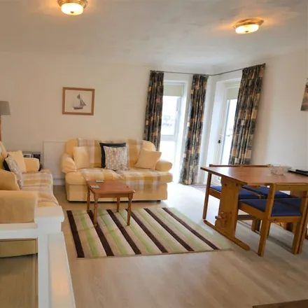 Rent this 2 bed townhouse on East Cowes in PO32 6SL, United Kingdom