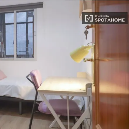 Rent this 3 bed room on Calle de la Ciudadanía in 18, 28041 Madrid
