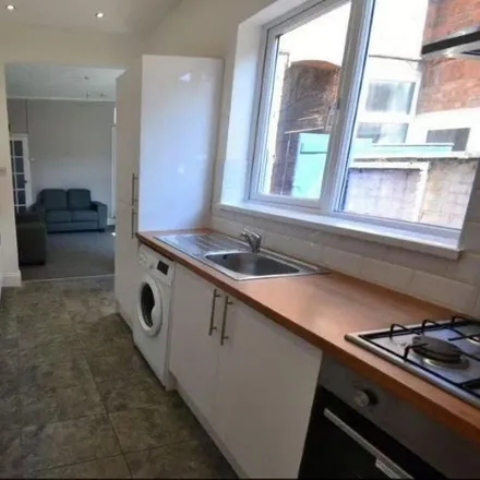 Rent this 4 bed townhouse on Step In in Jarrom Street, Leicester