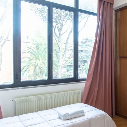 Image 18 - Via Giuseppe Mendozza, 00128 Rome RM, Italy - Apartment for rent