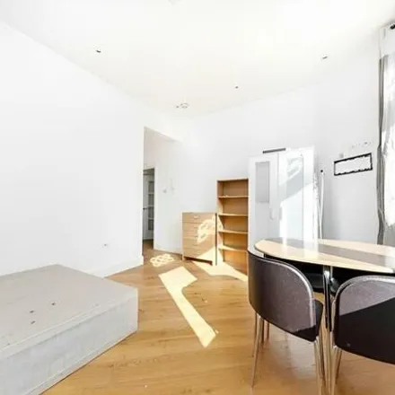 Image 5 - 6 Frognal, London, NW3 6AH, United Kingdom - Apartment for rent