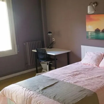 Rent this 8 bed room on Carrer de Balmes in 303, 08006 Barcelona