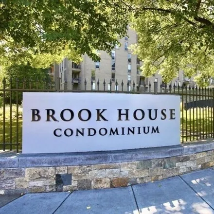 Image 1 - Brook House, 55 Pond Avenue, Brookline, MA 02120, USA - Condo for sale