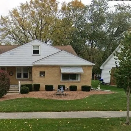 Buy this 4 bed house on 895 Meacham Street in Green Bay, WI 54304