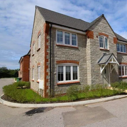 Rent this 4 bed duplex on unnamed road in Langford, BS40 5AG