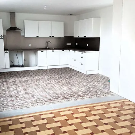 Rent this 5 bed apartment on 31 Rue Jacquard in 76140 Le Petit-Quevilly, France