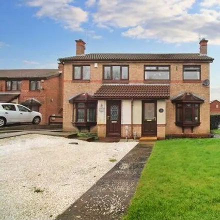 Buy this 3 bed duplex on Sycamore Close in Anlaby Common, HU5 5FD