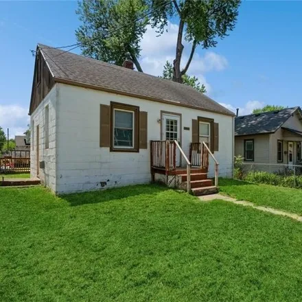 Buy this 2 bed house on 2093 Maple Street in Des Moines, IA 50317