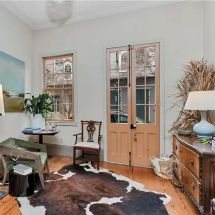 Image 5 - 626 Burgundy Street, New Orleans, LA 70112, USA - House for sale