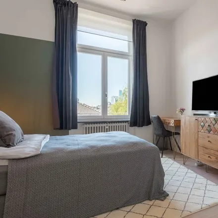 Rent this 4 bed room on Adlerflychtstraße 24 in 60318 Frankfurt, Germany