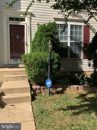 Rent this 3 bed townhouse on 4387 Torrence Place in Dale City, VA 22193