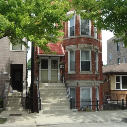 Buy this 6 bed duplex on 3135 South Wallace Street in Chicago, IL 60616