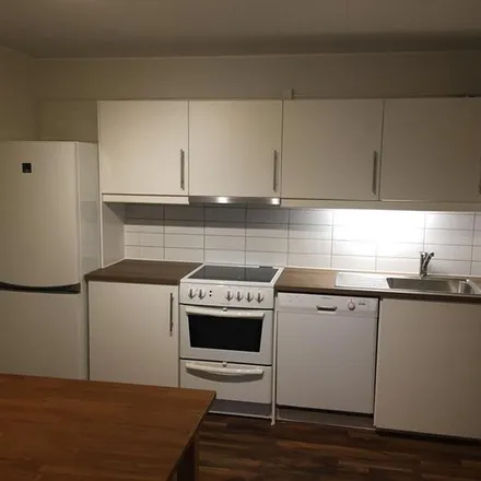 Rent this 3 bed apartment on Idtjärnsgatan 58 in 424 48 Göteborgs Stad, Sweden