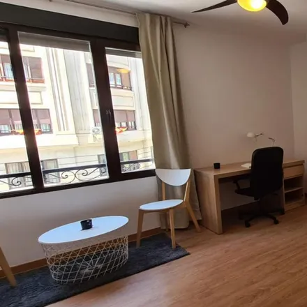 Rent this 7 bed room on Homu Arquitectos in Avinguda de l'Oest, 39