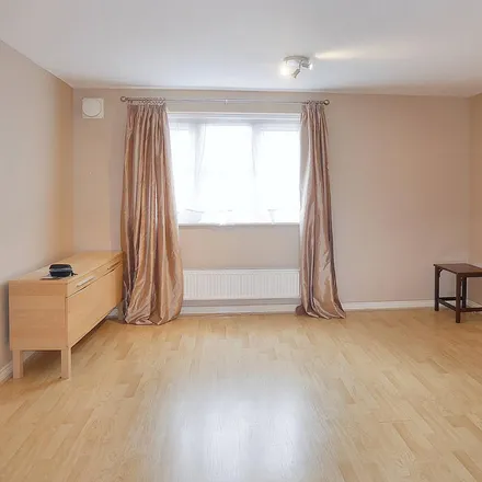 Image 3 - Edgware Community Hospital, A5, Burnt Oak, London, HA8 0AX, United Kingdom - Apartment for rent