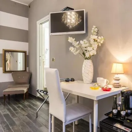 Rent this studio townhouse on 166 Viale di Trastevere
