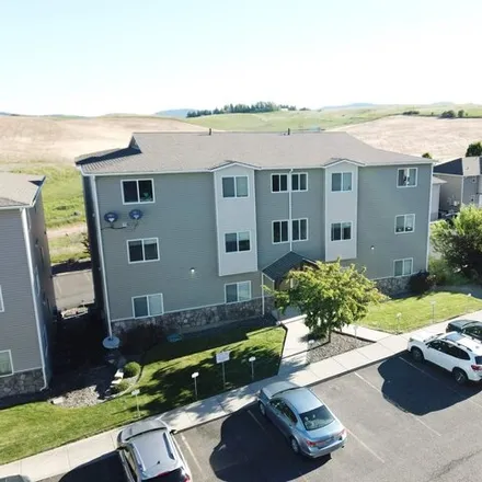 Buy this 3 bed condo on 282 Baker Street in Moscow, ID 83844