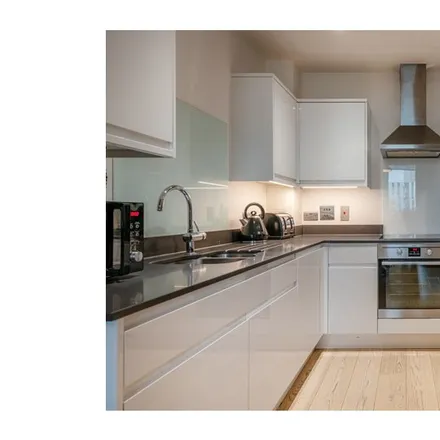 Image 8 - 98, 100 Wandsworth High Street, London, SW18 4JP, United Kingdom - Apartment for rent