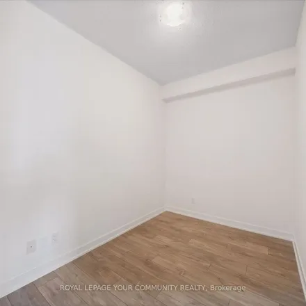 Image 5 - 251 Manitoba Street, Toronto, ON M8Y 4H5, Canada - Apartment for rent