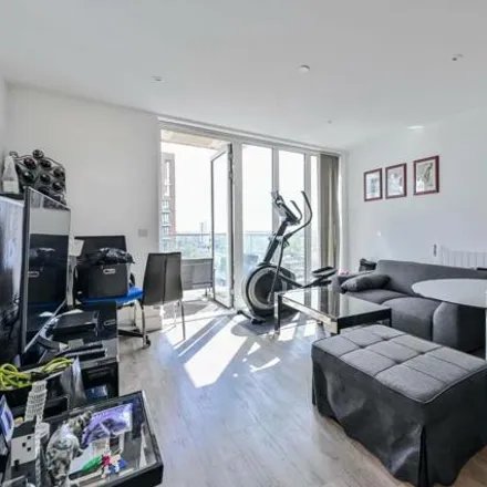 Image 2 - Barclays, Plumstead Road, London, SE18 6FL, United Kingdom - Apartment for rent