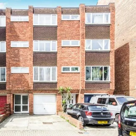 Image 1 - 50a Nightingale Road, Portsmouth, PO5 3JJ, United Kingdom - Townhouse for sale