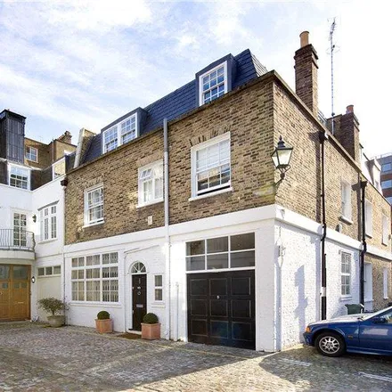 Rent this 5 bed house on 17 Queen's Gate Place Mews in London, SW7 5BE