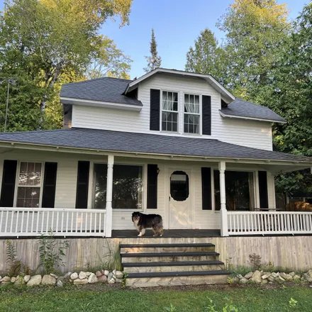 Buy this 4 bed house on South Park Avenue in Clark Township, Mackinac County