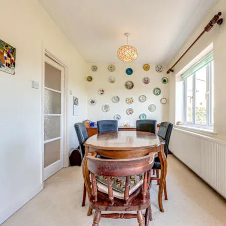 Image 4 - The Ryde, Leigh on Sea, SS9 4TN, United Kingdom - House for sale