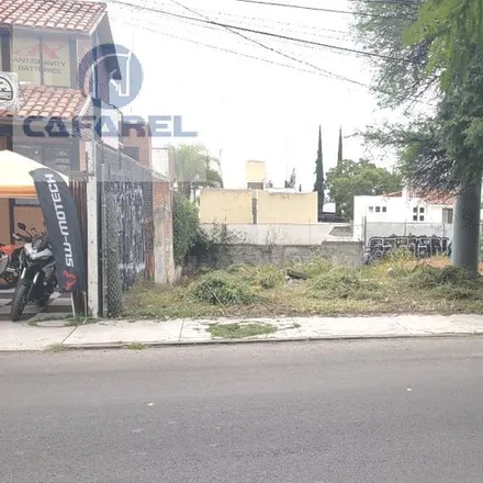 Rent this studio house on Bike Stop in Boulevard Bernardo Quintana 4417, Delegación Centro Histórico